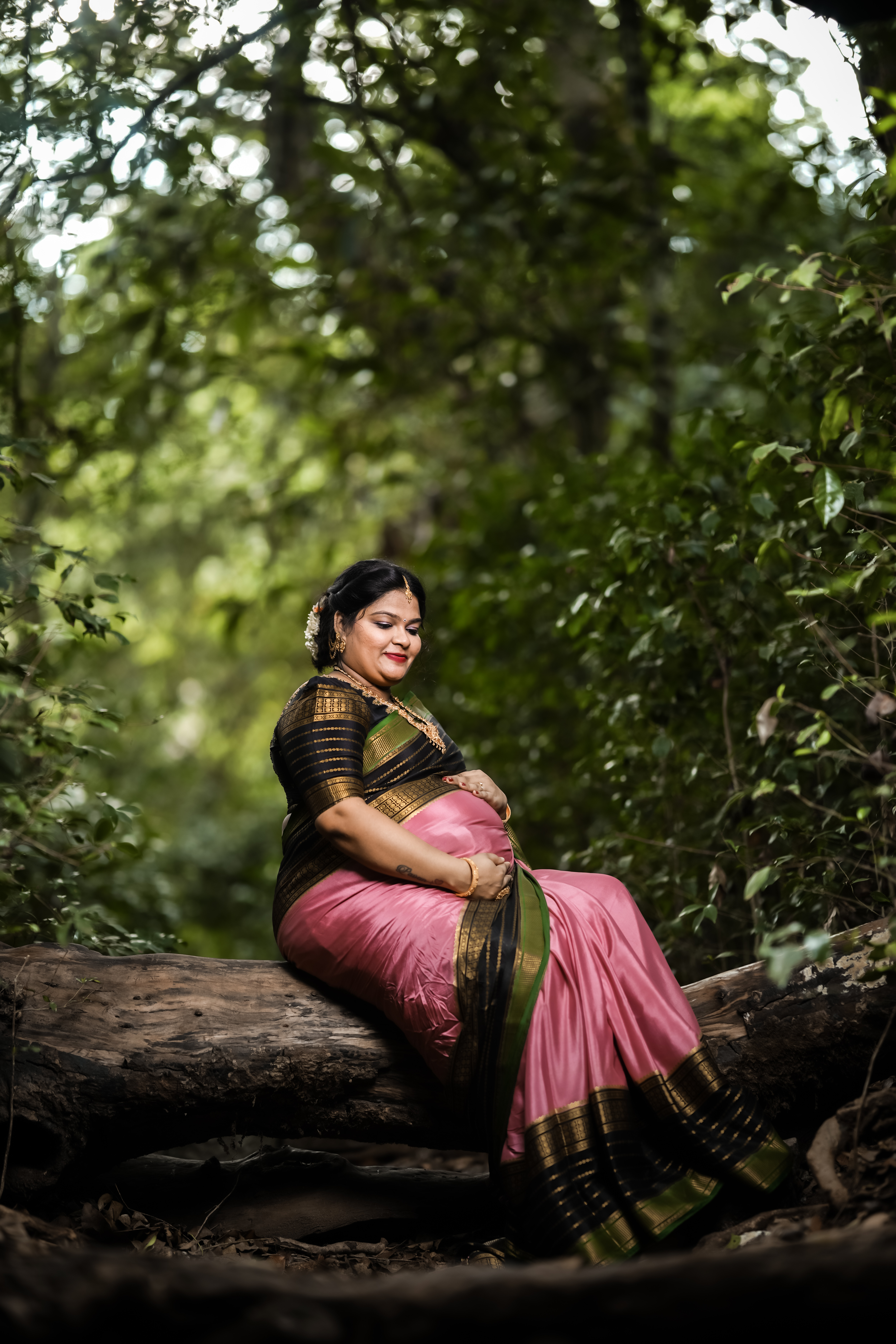Traditional Indian Baby Shower Photoshoot & Maternity Styling